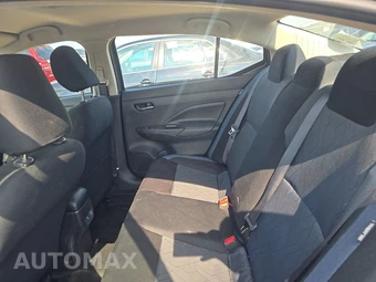 2025 Nissan Versa SV – miniatura 13