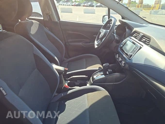 2025 Nissan Versa SV – miniatura 8