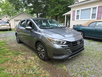 2025 Nissan Versa SV – miniatura 4