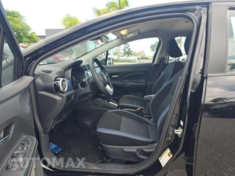2025 Nissan Versa SV - miniatura 3