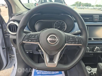 2025 Nissan Versa SV - miniatura 10