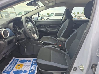 2025 Nissan Versa SV - miniatura 7