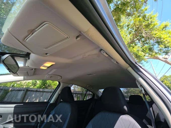 2025 Nissan Versa SV – miniatura 11
