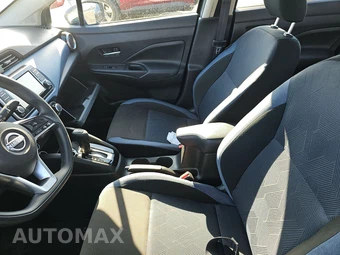 2025 Nissan Versa SV – miniatura 7