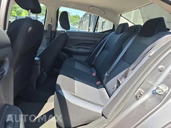 2025 Nissan Versa SV – miniatura 16