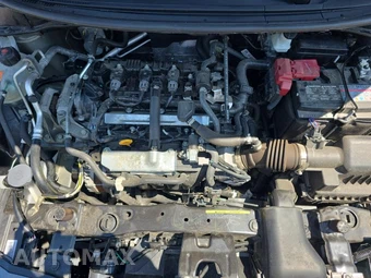 2025 Nissan Versa SV – miniatura 18