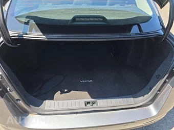 2025 Nissan Versa SV – miniatura 19