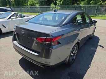 2025 Nissan Versa SV – miniatura 4