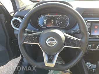 2025 Nissan Versa SV – miniatura 10