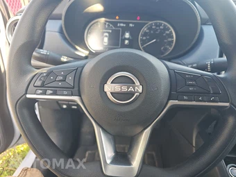 2025 Nissan Versa SV – miniatura 10