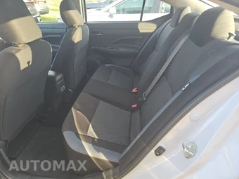 2025 Nissan Versa SV – miniatura 13