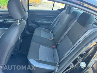 2025 Nissan Versa SV - miniatura 10