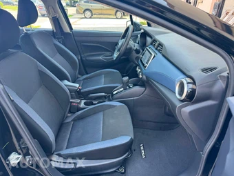 2025 Nissan Versa SV - miniatura 12