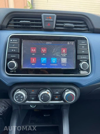 2025 Nissan Versa SV - miniatura 16