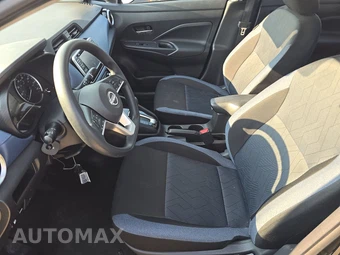 2025 Nissan Versa SV – miniatura 13