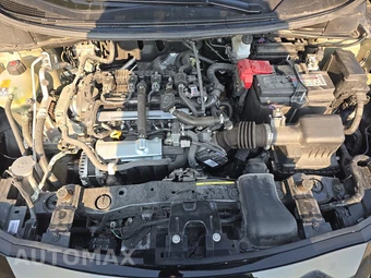 2025 Nissan Versa SV – miniatura 23