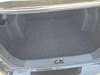 2025 Nissan Versa SV – miniatura 24