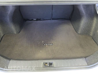 2025 Nissan Versa SV - miniatura 17