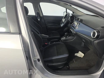 2025 Nissan Versa SV - miniatura 8