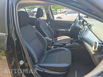 2025 Nissan Versa SV - miniatura 18