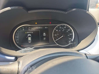2025 Nissan Versa SV - miniatura 9