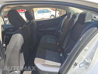 2025 Nissan Versa SV - miniatura 13