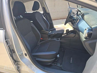 2025 Nissan Versa SV - miniatura 18