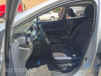 2025 Nissan Versa SV - miniatura 6