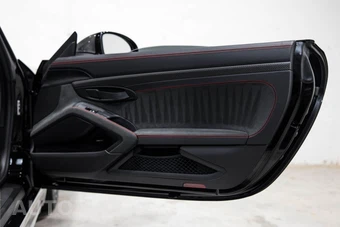 2025 Porsche 718 Spyder RS - miniatura 21