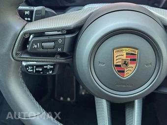 2025 Porsche 911 Carrera 4 GTS - miniatura 20