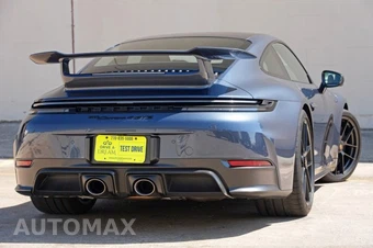 2025 Porsche 911 Carrera 4 GTS - miniatura 3