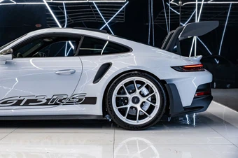 2025 Porsche 911 GT3 RS - miniatura 15
