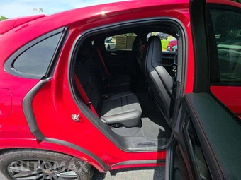 2025 Porsche Cayenne GTS Coupe – miniatura 16