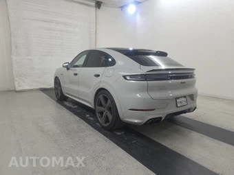 2025 Porsche Cayenne Turbo E-Hybrid Coupe – miniatura 6