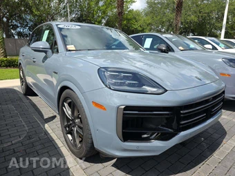 2025 Porsche Cayenne Turbo E-Hybrid – miniatura 4