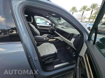 2025 Porsche Cayenne Turbo E-Hybrid – miniatura 18