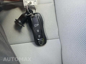 2025 Porsche Cayenne Turbo E-Hybrid – miniatura 8