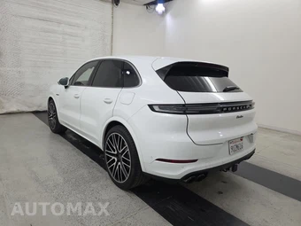 2025 Porsche Cayenne Turbo E-Hybrid – miniatura 6