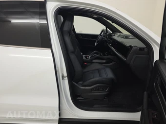 2025 Porsche Cayenne Turbo E-Hybrid – miniatura 8