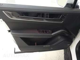 2025 Porsche Cayenne Turbo E-Hybrid – miniatura 9