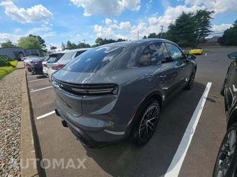 2025 Porsche Macan 4 Electric – miniatura 3