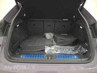 2025 Porsche Macan 4 Electric – miniatura 17