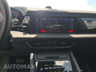 2025 Porsche Macan 4 Electric – miniatura 10