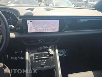 2025 Porsche Macan 4S Electric – miniatura 10