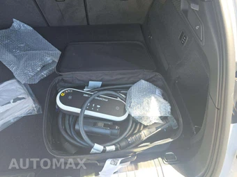 2025 Porsche Macan 4S Electric – miniatura 15