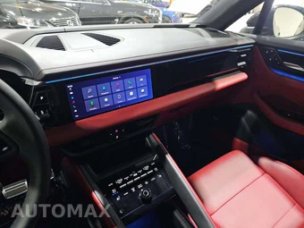 2025 Porsche Macan 4S Electric – miniatura 10