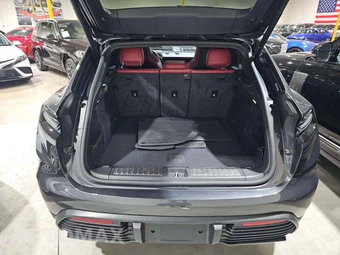 2025 Porsche Macan 4S Electric – miniatura 14