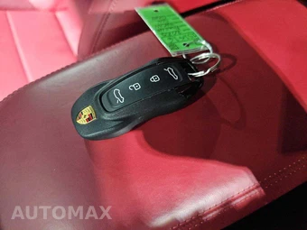 2025 Porsche Macan 4S Electric – miniatura 8