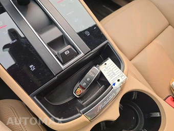 2025 Porsche Macan – miniatura 8