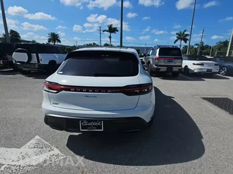 2025 Porsche Macan – miniatura 5